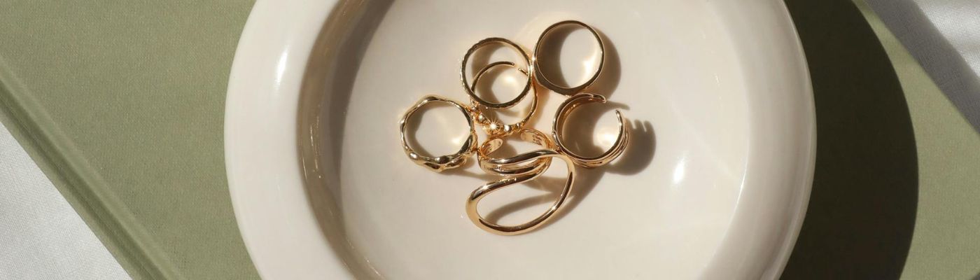 article blog sur les vides poches décoratifs. accessoires de rangement et de babioles  pour entrée, chambre,salon ou salle de bain.