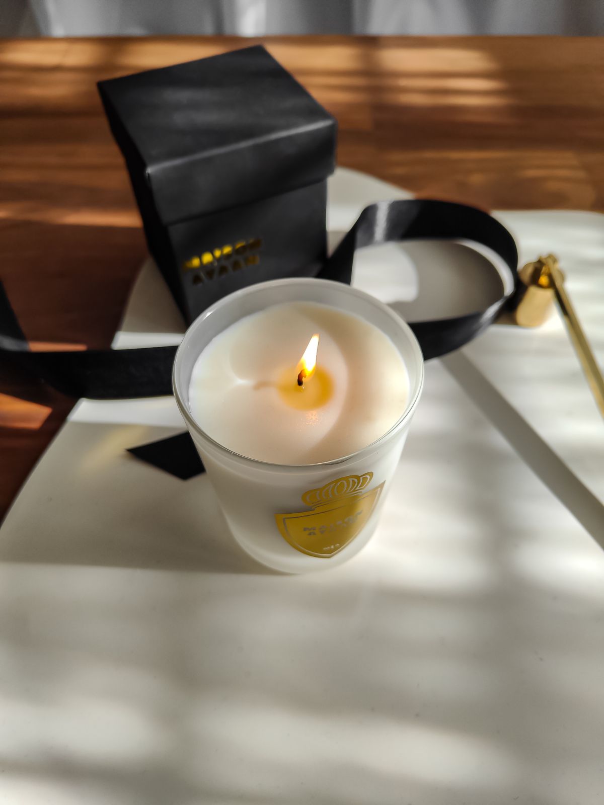 BOUGIE PARFUMEE 
PARFUM FRAIS QUI SENT LA NATURE. BOUGIE PARFUMEE DE LUXE 
MADE IN FRANCE PARFUM DE GRASSE ARTISANAT FRANCAIS DE QUALITE.SENTEUR DOUCE ET FRAICHE COMME DANS UN JARDIN AU PETIT MATIN