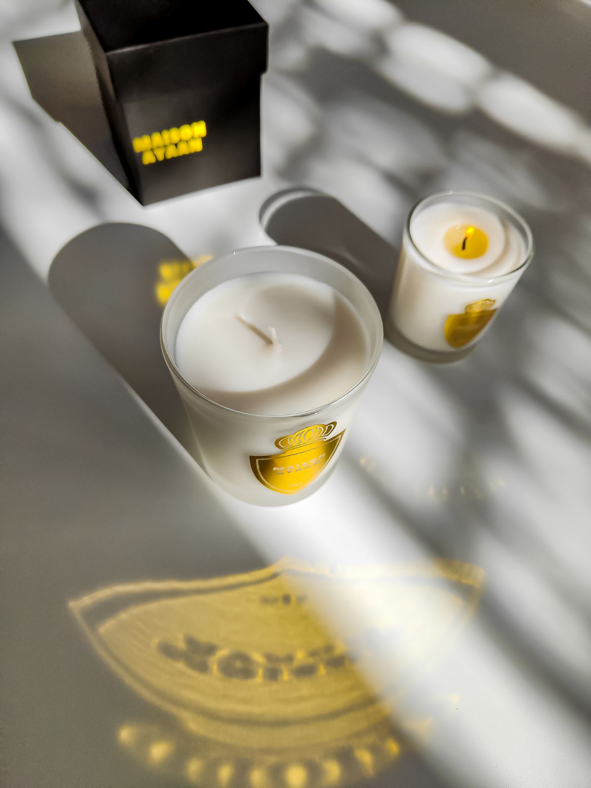 Grande bougie parfumée bois d'olivier, parfum de Grasse, cire vegetale et fabriquée en France. Parfumerie de maison. parfum  boisé.