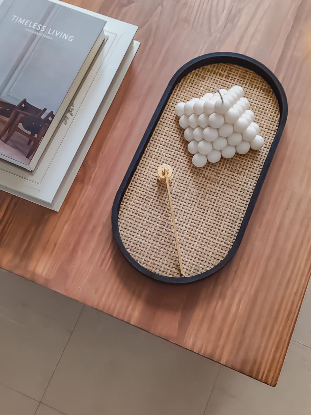 Décoration artisanal de bougie décorative en forme de pyramide bulle. Les idées cadeaux à offrir. Bougie artisanal 100% naturelle et parfumée. fabriqué à Lyon.