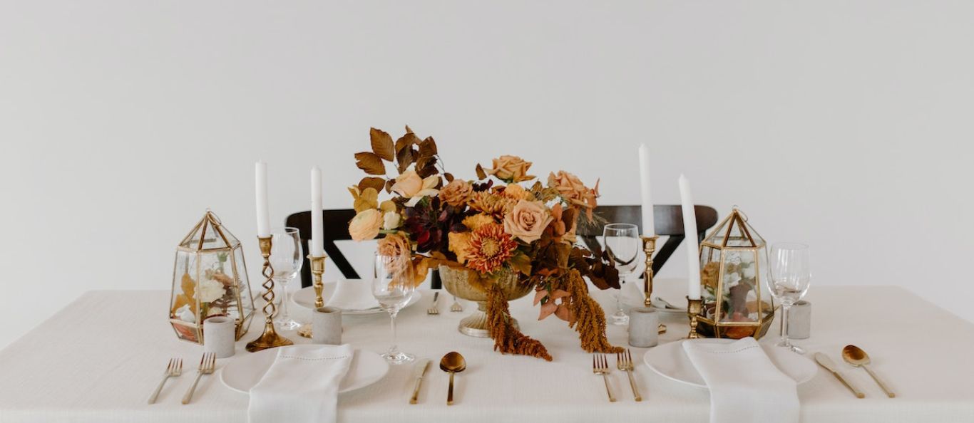 COMMENT DÉCORER SA TABLE A MANGER AVEC DES BOUGIES