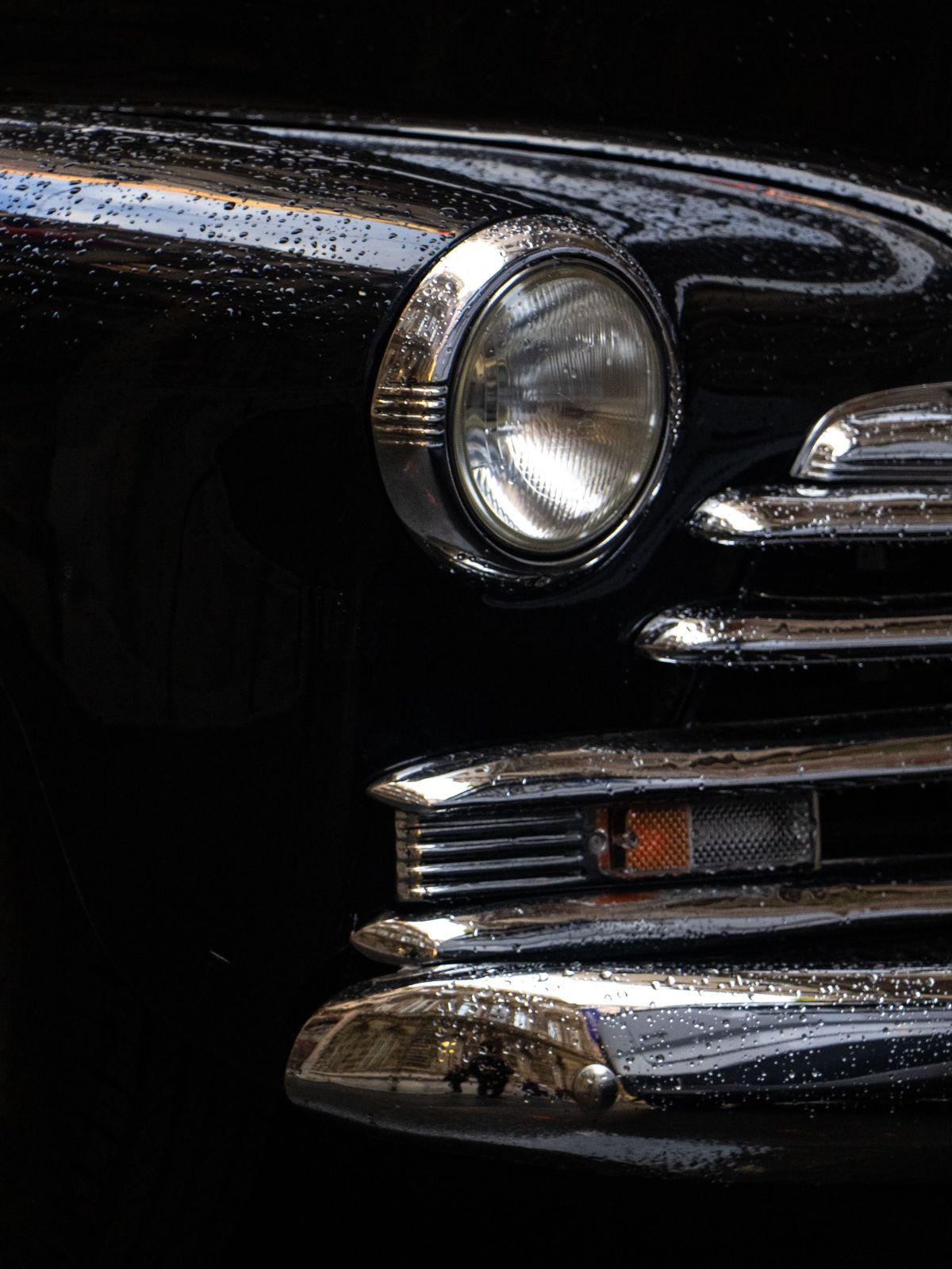 AUTOMOBILE