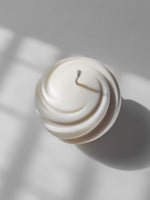 bougie en forme de sphère décorative artisanal. bougie ronde naturelle en cire végétale de soja