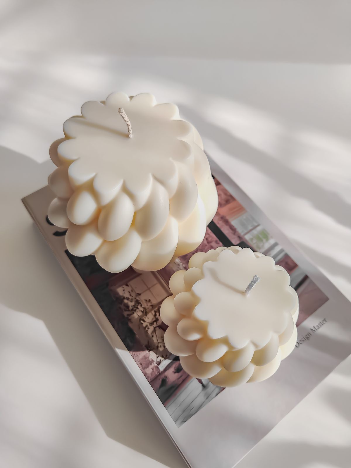 Grande bougie sculpturale en forme de grosse tresse. Bougies décoratives parfumées et 100% made in France. Décoration table basse. objet dco pour chambre , entrée et comptoire.