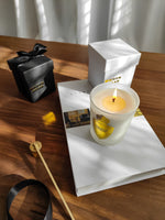 Grande bougie parfumée cèdre, parfum de Grasse, cire vegetale et fabriquée en France. Parfumerie de maison. parfum  boisé et frais.