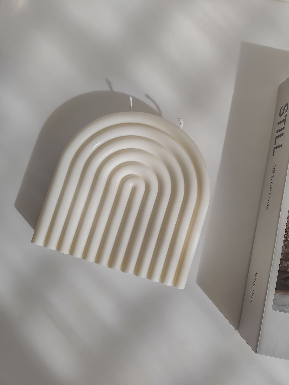 La Grande bougie arc en ciel est une forme qui est idéale pour décorer n'importe quelle pièce.Fabriquée à partir d'un mélange de cire végétale, respectueuse de l'environnement et biodégradables.