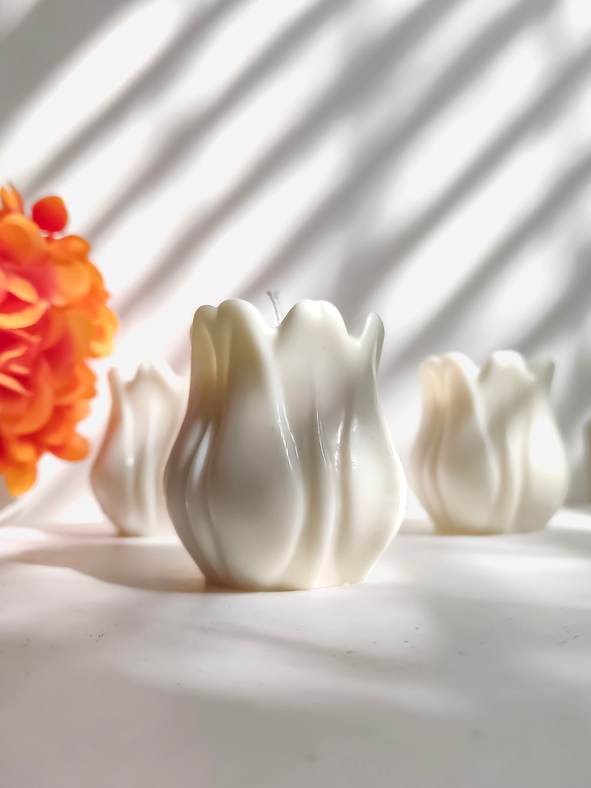 Bougie décorative en forme de fleur de tulipe. Made in France, Décoration printemps des beau jours. cadeau de mariage, anniversaire et d'entreprise.