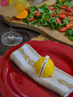 bougie citron, bougie trompe l'oeil été, dolce vita décoration ete dolcevita. bougie parfumée agrume, déco jaune, table d'été déco colorée. fait main, artisat frabçais et local. made in Lyon. décoration table d'été, décore tendance , trompe l'oeil