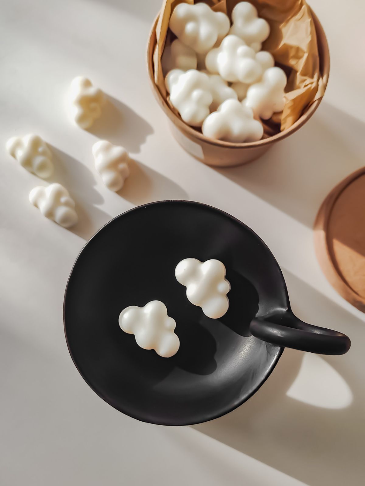 Honey-scented fondant