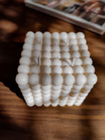 Bougie big bubble parfumée. Grande bougie artisanale naturelle. décoration esthétique de couleur neutre pour décorer son intérieur. bougie artisanale, parfumée et 100% naturelle en cire de soja. Fabrication Française.