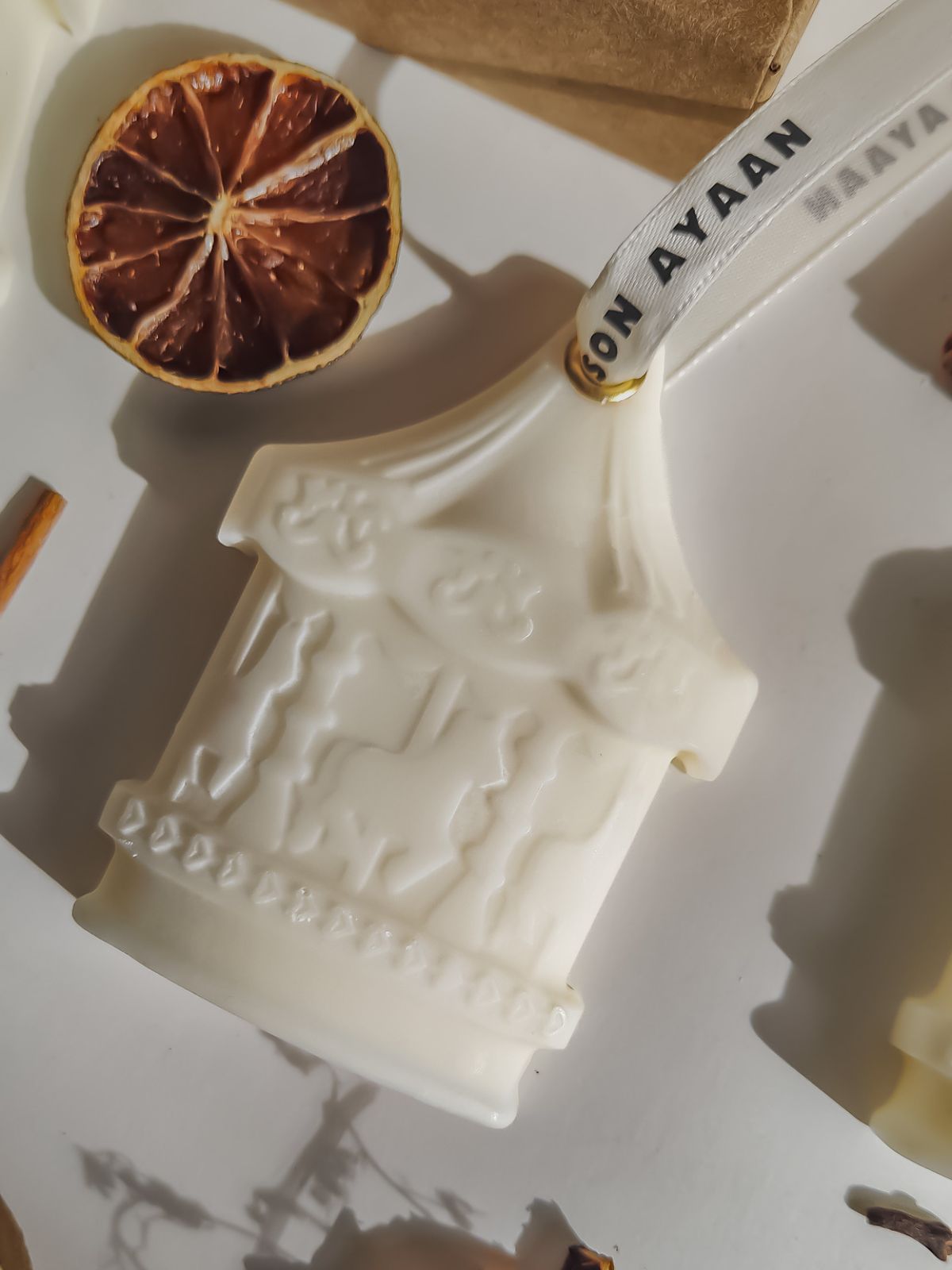 SUSPENSION PARFUME VANILLE EPICE