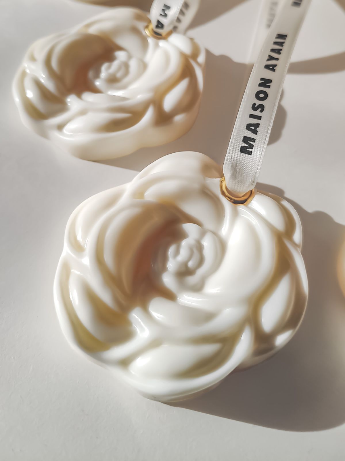 Palet parfumé en cire  pour parfumer garde rode, placard et tiroir. idee cadeau femme. suspension parfumé au senteur de la fleur de Néroli. parfum floral frais et de linge propre