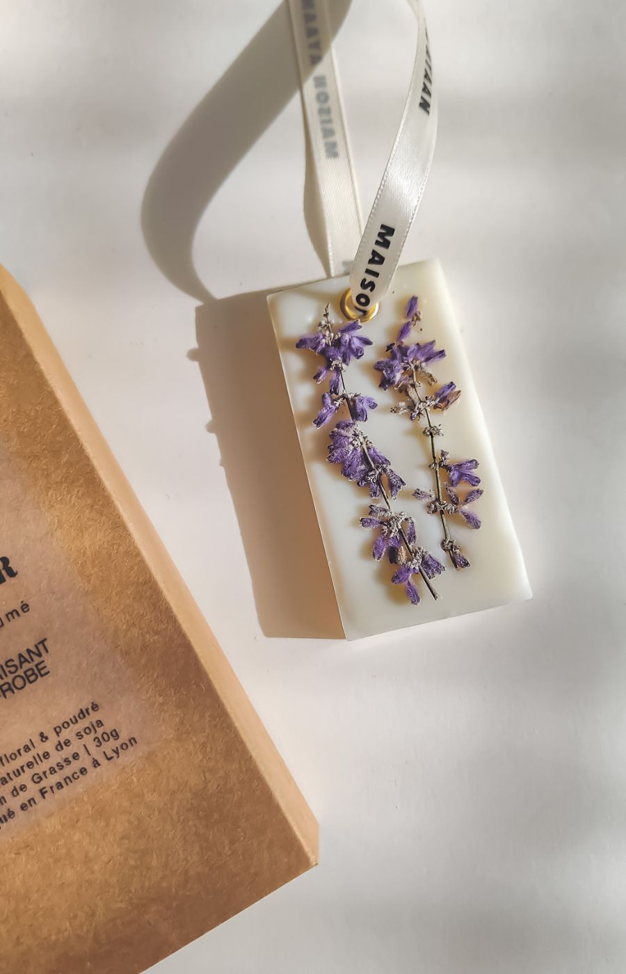 Suspension parfumée botanique garde robe. parfum linge propre, un voile d'amour pour votre interieur