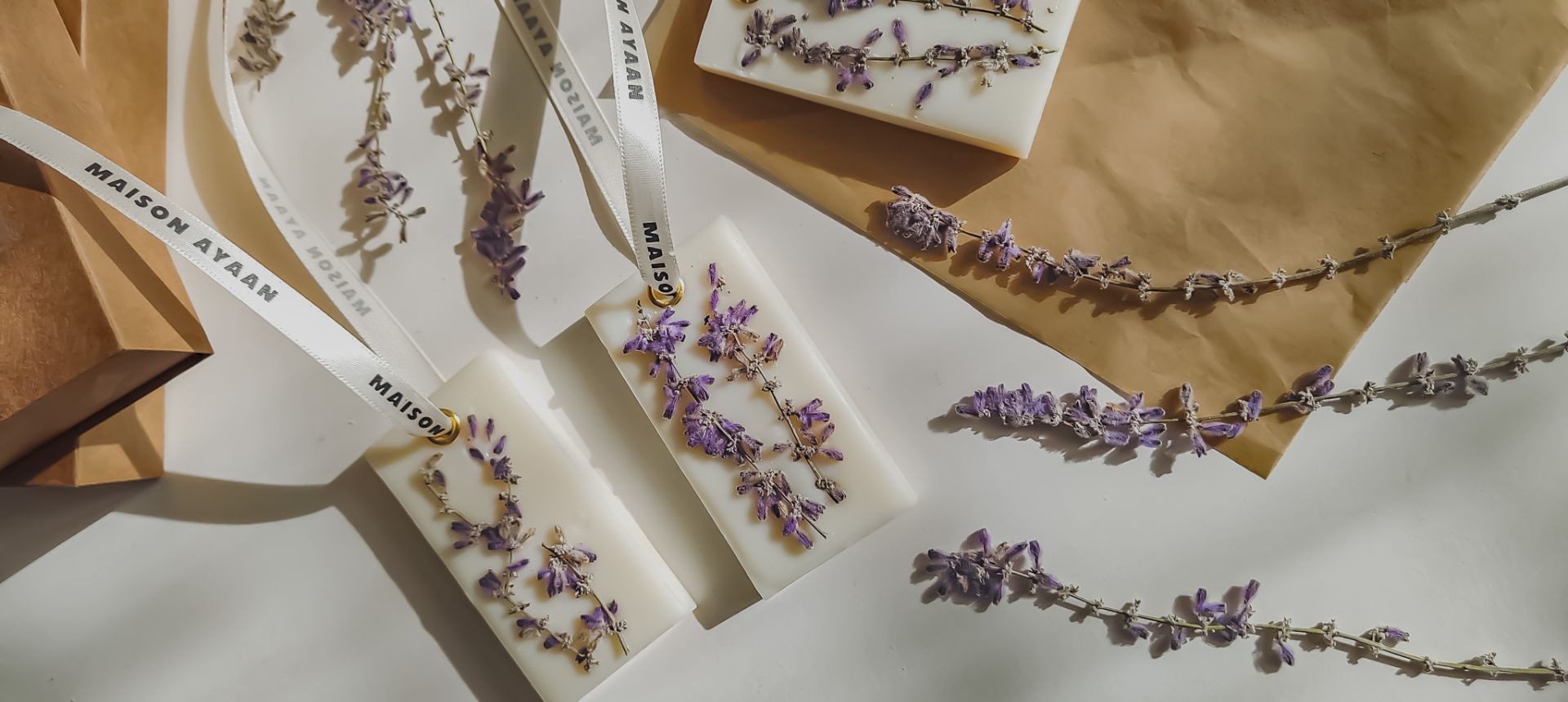 Suspension parfumée botanique garde robe. parfum linge propre, un voile d'amour pour votre interieur