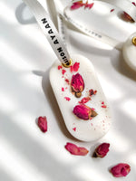 palet botanique parfumé musc rose. Désodorisant garde robe placard et tiroir. palet parfumé botanique fleur de rose . MUSC parfum musqué, poudré et doux. desodorisant garde robe et parfum de maison. fondnat parfumé d'interieur. fondant pour bruleur
